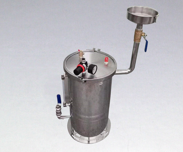 不锈钢非标压力桶/加法兰安装/加漏斗/加液位显示
